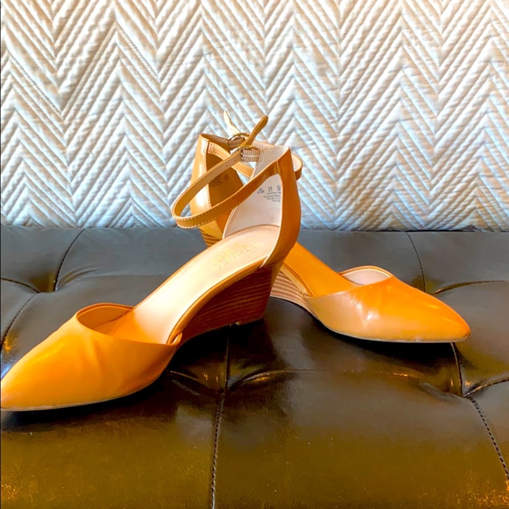Franco Sarto Leather wedge Uppers